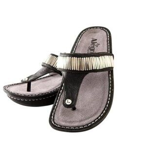 Alegria Carina Hip Thong Sandals Womens Size 39 Leather Silver Bead Boho Comfort